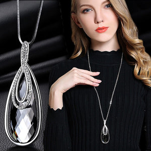 Meyfflin Long Pendant