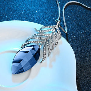 Meyfflin Long Pendant