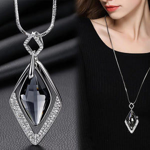 Meyfflin Long Pendant