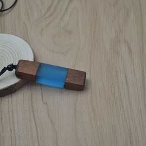 Leanzni wood pendant