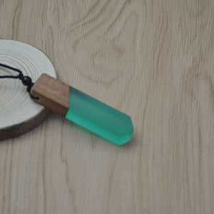Leanzni wood pendant