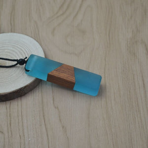 Leanzni wood pendant