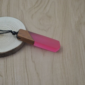 Leanzni wood pendant