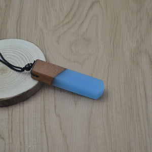Leanzni wood pendant